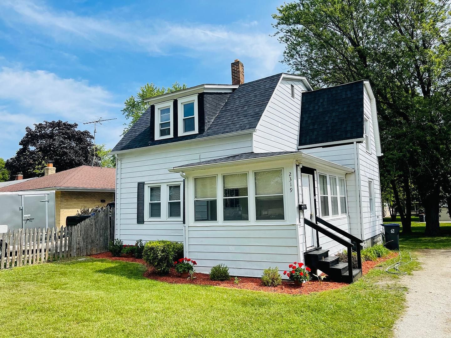 2319 Elim Ave, Zion, IL 60099 | Zillow