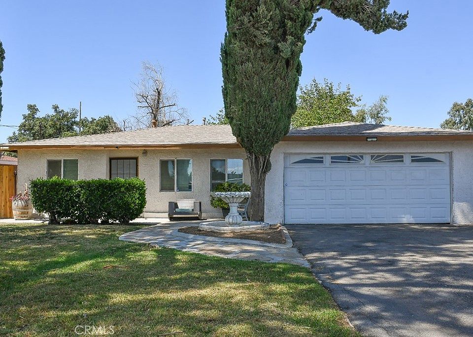 137 Maple Ave Beaumont CA 92223 Zillow