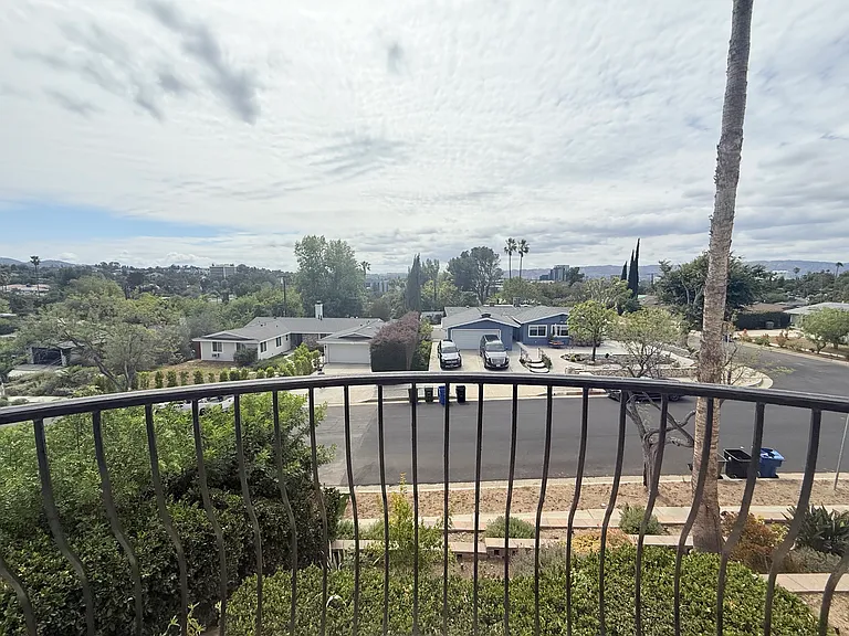 20638 Clarendon St — Photo 16