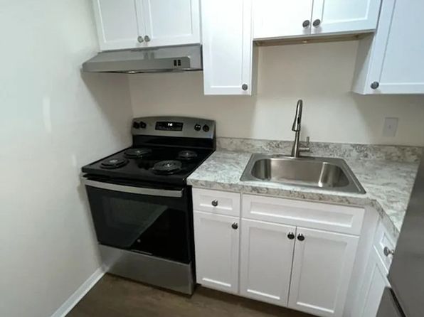 80 Central St #C08