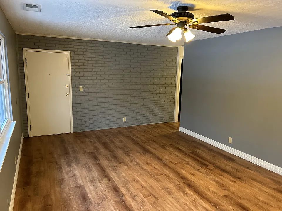 804 S Elm St #2
