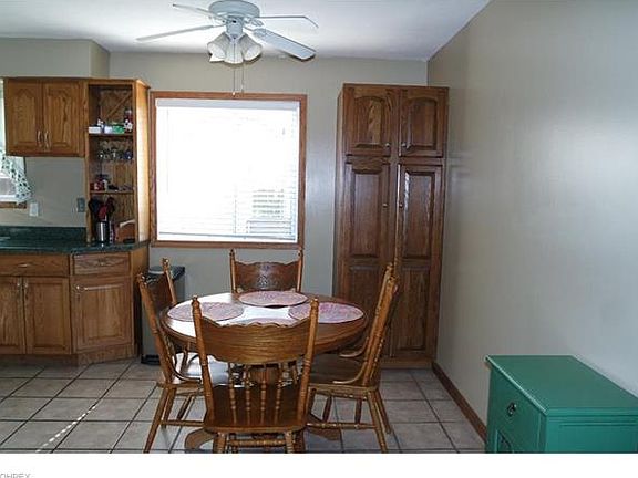 3rd image of 272 Parkway Dr