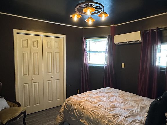 5th image of 413 Heathcliff St APT B