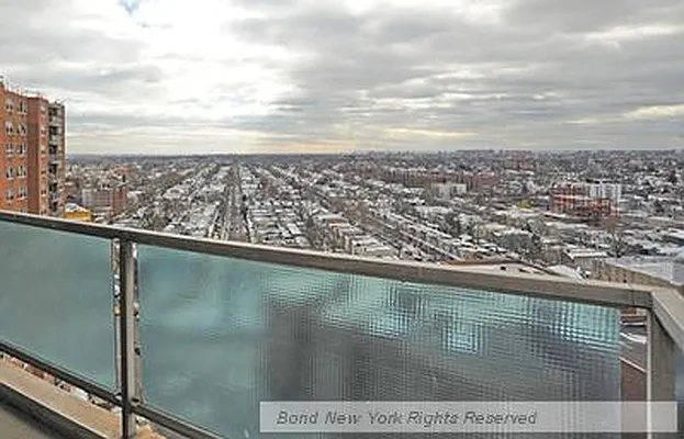 Sold by Bond New York | media 7