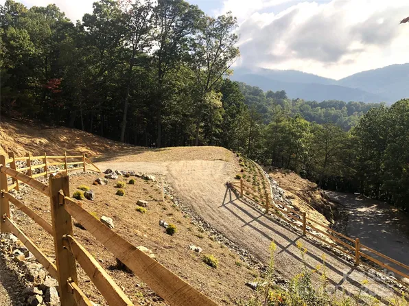 145 Black Oak Dr, Asheville, NC 28804