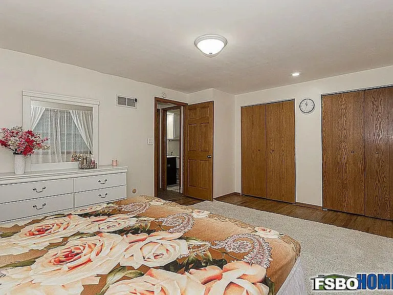2615 Hawthorne Dr — Photo 12