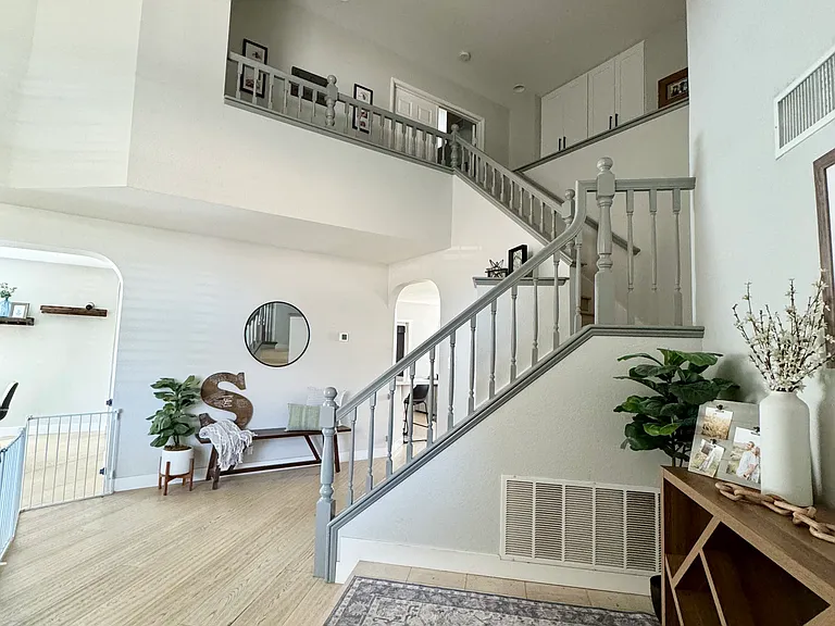 2243 Wisteria Ave — Photo 2