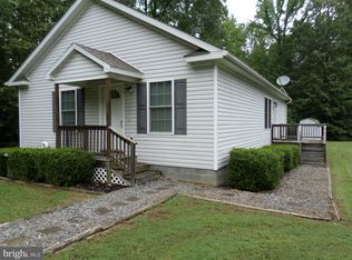 353 Lake Dr, Colonial Beach, VA 22443