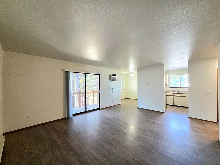 124 N Delaware Ave — Photo 3