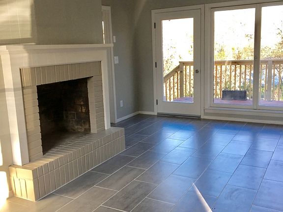 4th image of 7033 Stockton Dr