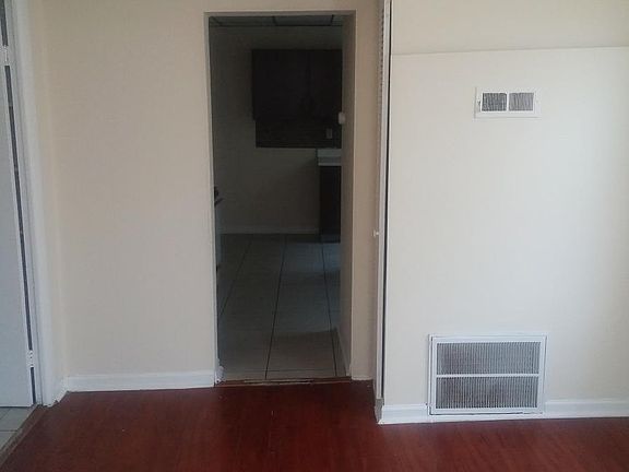 5th image of 3838 S Sacramento Ave APT 2R