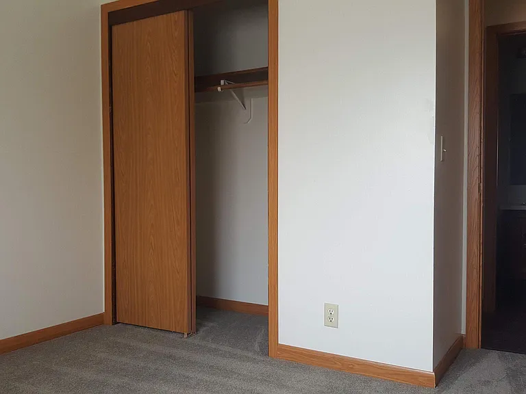 5909 Elkcrest Dr — Photo 9