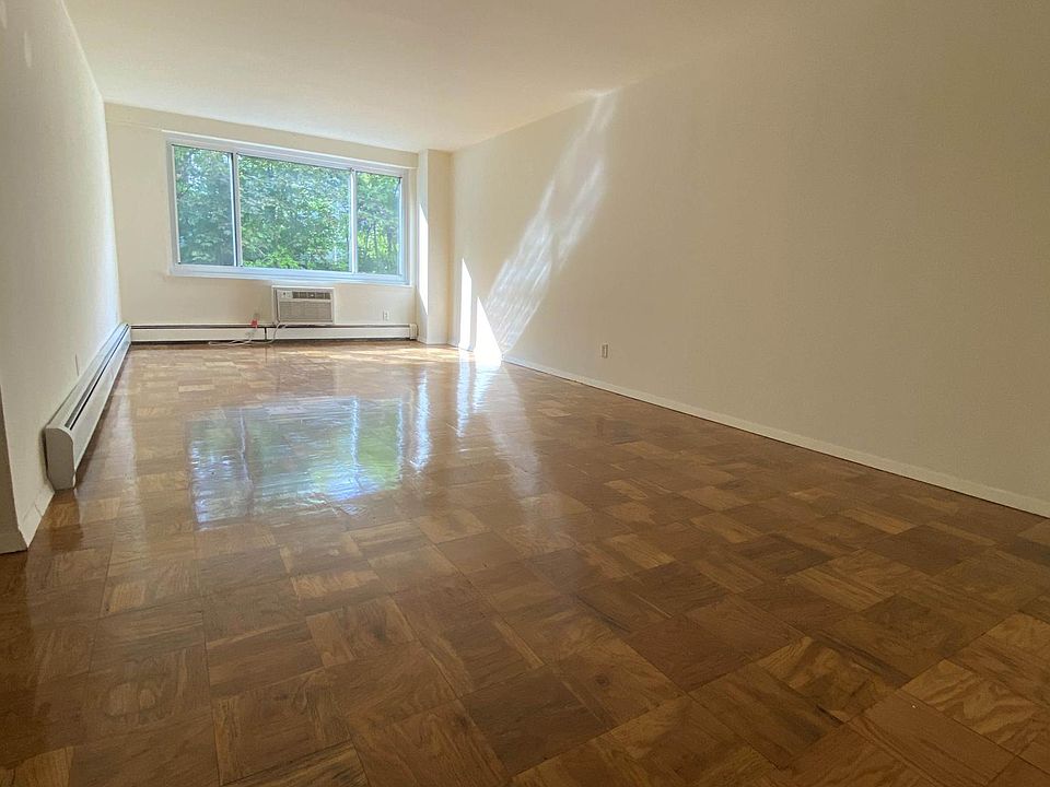 1st image of 17 Lake St #6K