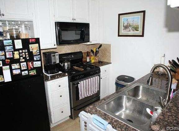 5th image of 7045 Woodley Ave Unit 122