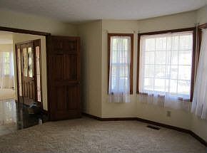 5th image of 3415 S Ashwood Dr