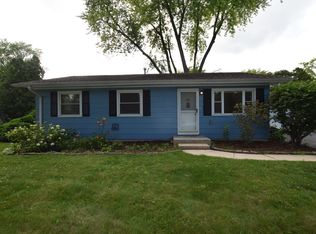 30W180 Allister Ln, Naperville, IL 60563