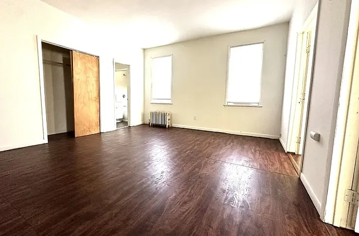 3 bed, $2,350 — Photo 1