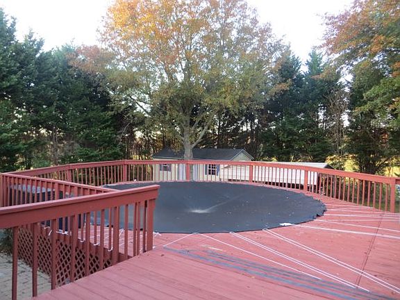 3rd image of 2466 Ashford Dr