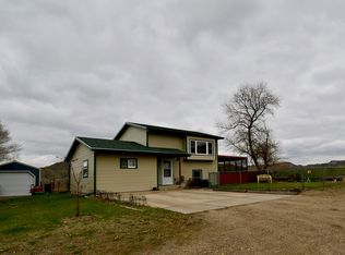805 E Grant Ave, Glendive, MT 59330