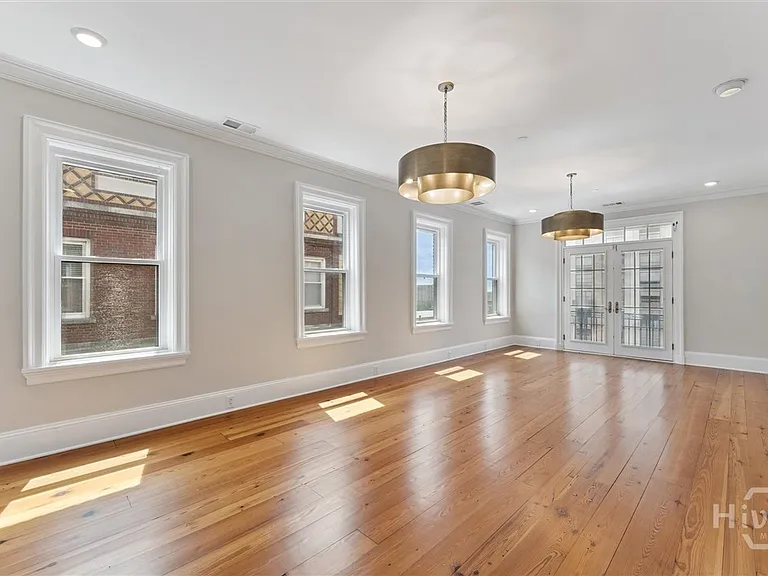 24 E Liberty St #73&83 — Photo 19