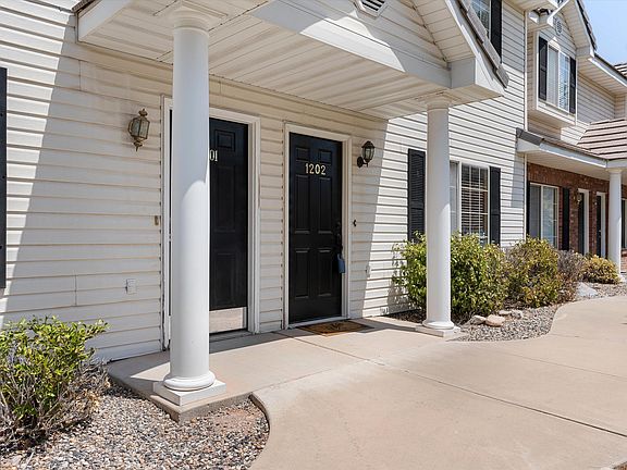 3rd image of 1735 W 540 N APT 1202