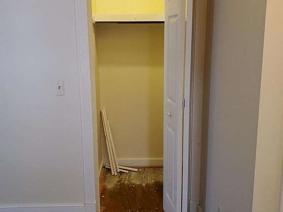 4th image of 601 Emmet St APT 2