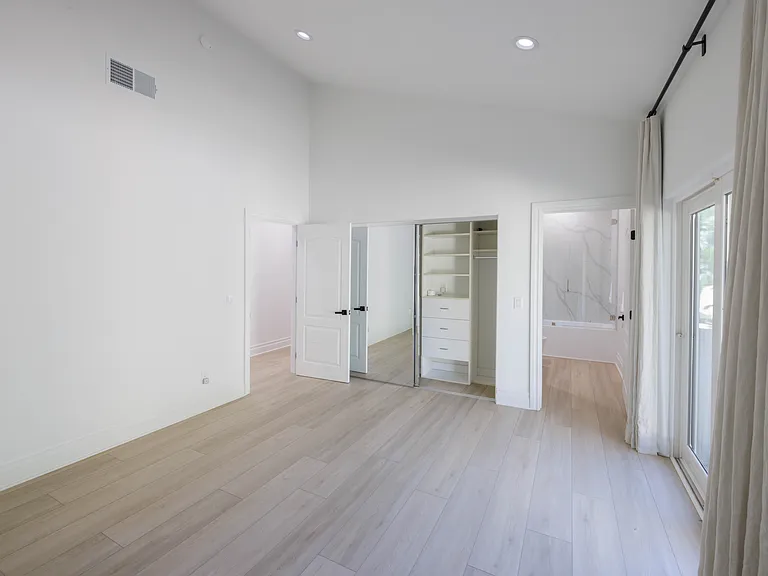 6029 Fairview Pl — Photo 74