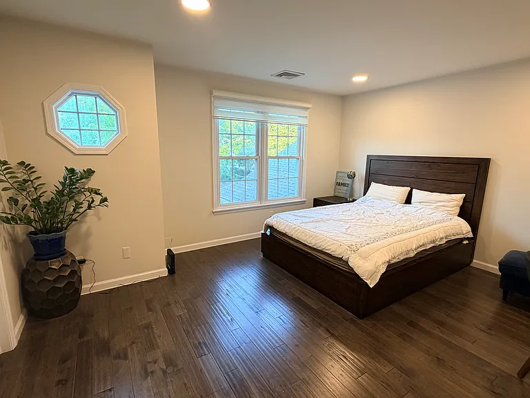 56 Foxwood Sq N — Photo 9