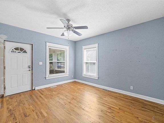 4th image of 4724 Delmar St