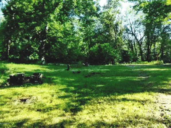 2953 S Cleveland Ave, Saint Joseph, MI 49085