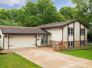 3224 Edgewood Ave N, Crystal, MN 55427