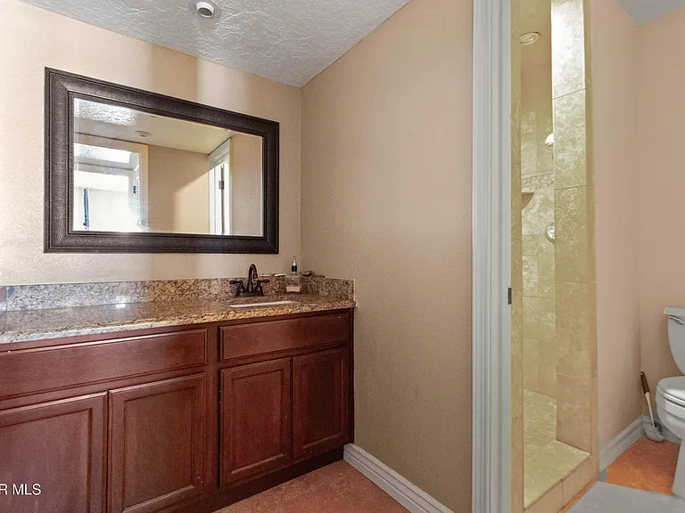 8614 Holmsley Trl — Photo 15