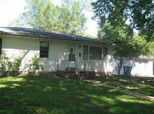 9984 Duke Dr, Saint Louis, MO 63136