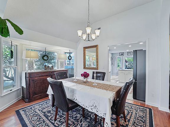 5th image of 109 Oyster Point Row