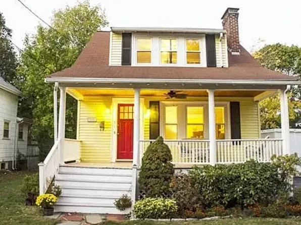 51 Carl St, Newton, MA 02461