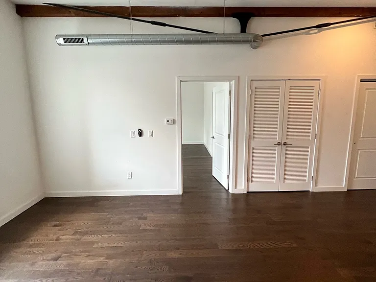 410 Shurs — Photo 14