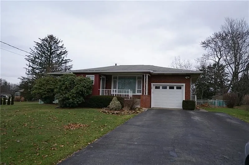 109 Park Rd photo 1