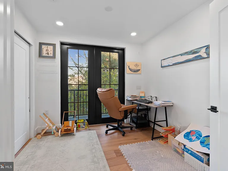 1245 N Pierce St #9 — Photo 13