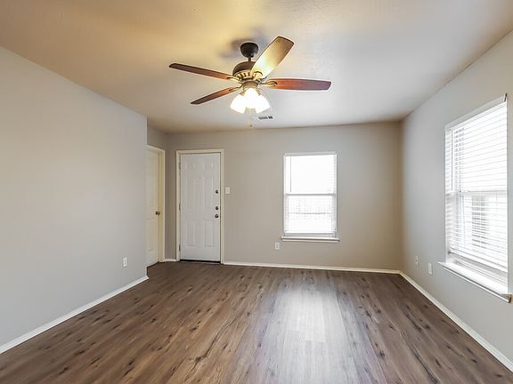3rd image of 12123 Carriage Oak Cir