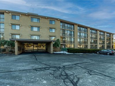 650 E Greenwich Ave APT 5-108, West Warwick, RI, 02893