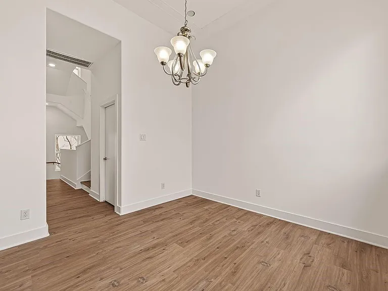 724 Ruthven St — Photo 22