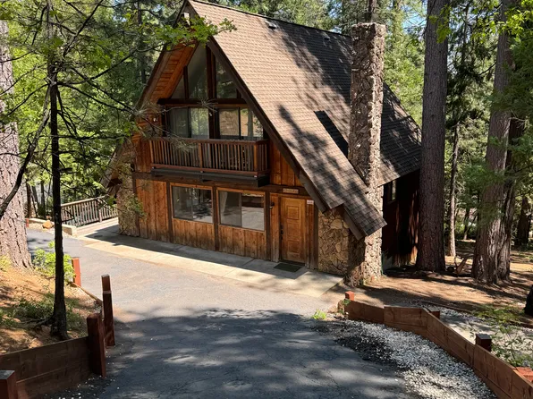 2709 Country Club Dr, Arnold, CA 95223