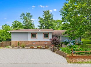 419 E Blue Ridge Rd, East Flat Rock, NC 28726