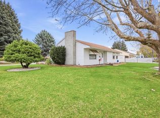 1220 Cottonwood Dr, Richland, WA 99354