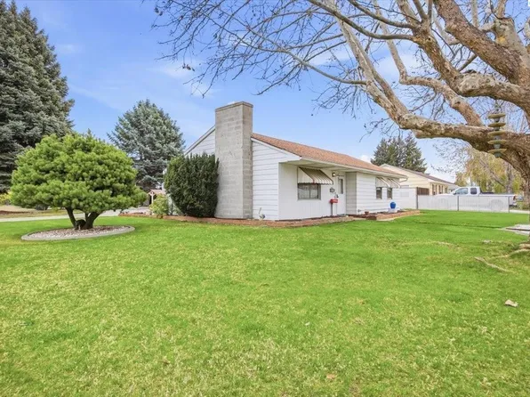 1220 Cottonwood Dr, Richland, WA 99354