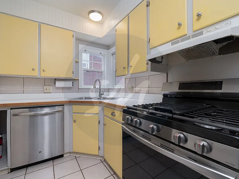 111 N Sheridan Ave — Photo 8