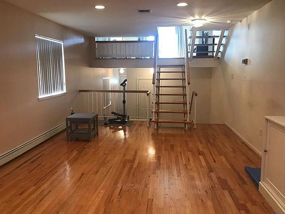 5th image of 138 Driggs St