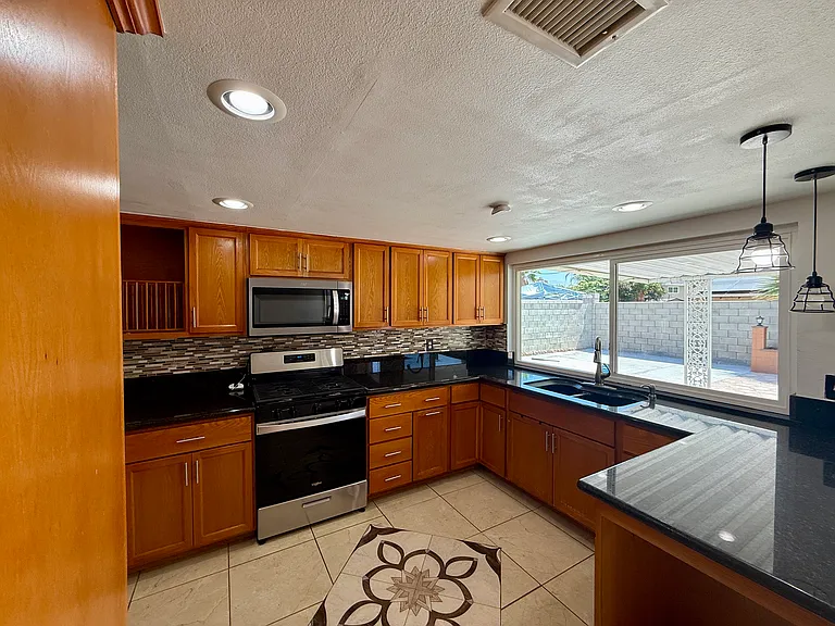 14340 Palmea Dr — Photo 7