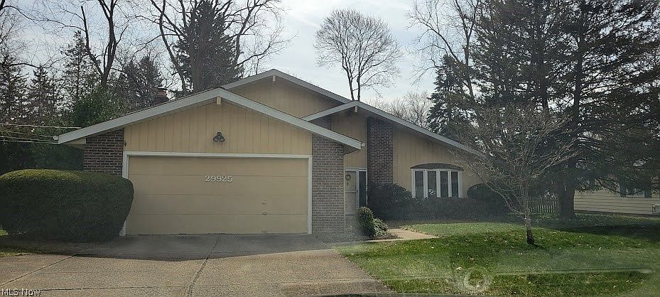 1st image of 29925 Winsor Dr