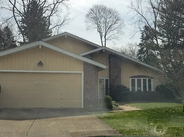 29925 Winsor Dr, Bay Village, OH 44140